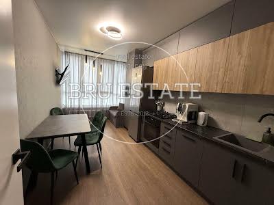 квартира за адресою Машинобудівників вул., 16