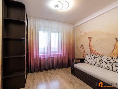квартира за адресою Романа Ратушного вул. (Волгоградська), 37