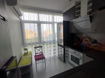 квартира за адресою Регенераторна вул., 4к3