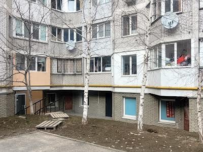 комерційна за адресою Теплична вул., 38