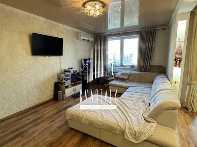 квартира за адресою Патріарха Мстислава Скрипника вул., 40