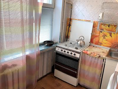 квартира по адресу Строителей ул., 12-А