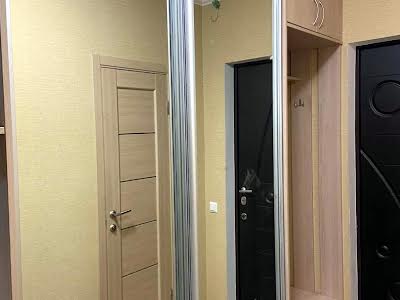 квартира по адресу Ревуцкого ул., 42-А