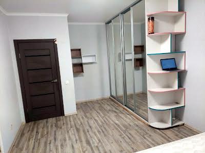квартира за адресою Авіаконструктора Ігоря Сікорського вул. (Танкова), 4-Б