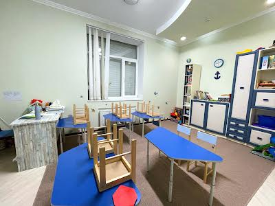 комерційна за адресою Варненська вул., 19