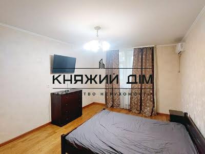 квартира за адресою Авіаконструктора Ігоря Сікорського вул. (Танкова), 1