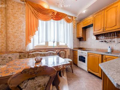 квартира за адресою Наталії Ужвій вул., 112
