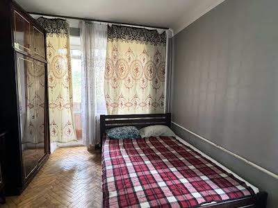 квартира по адресу Строителей ул., 3