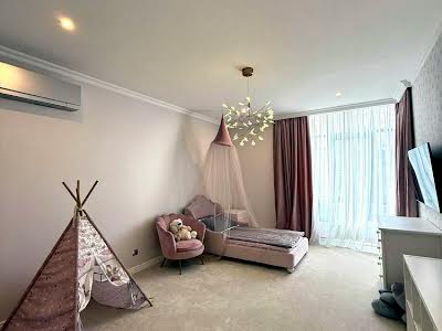 квартира за адресою Трускавецька вул., 8
