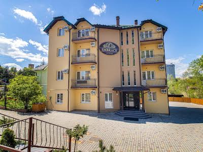 комерційна за адресою Роксолани вул., 8