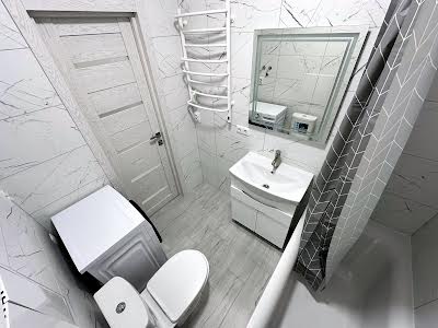 квартира за адресою Миру вул., 10
