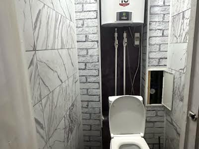 квартира за адресою Анни Ахматової вул., 43
