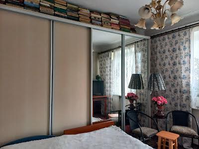 квартира за адресою Дмитра Іванова вул., 15
