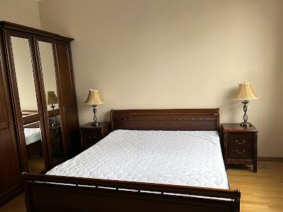 квартира за адресою Шота Руставелі вул., 44