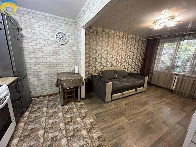 квартира за адресою Гетьмана Петра Дорошенка пров. (Краснослободський), 3