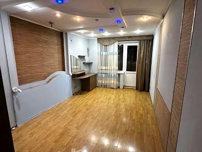 квартира по адресу Драгоманова ул., 14