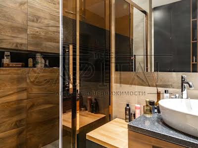 квартира за адресою Анни Ахматової вул., 30