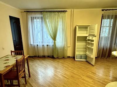 квартира за адресою Базарна вул., 2б