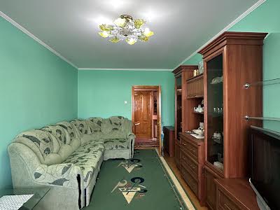 квартира за адресою Івана Миколайчука вул., 12