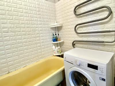 квартира за адресою Віктора Чукаріна вул., 6
