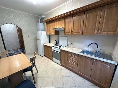 квартира за адресою Генерала Тарнавського вул., 51