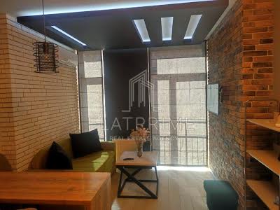 квартира за адресою Регенераторна вул., 4