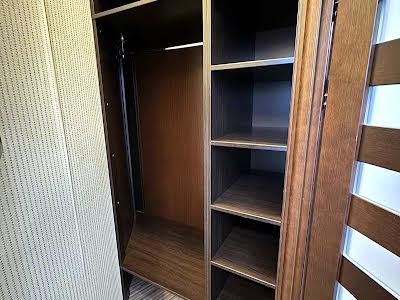 квартира за адресою Літературна вул., 1а