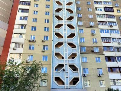 квартира за адресою Анни Ахматової вул., 19