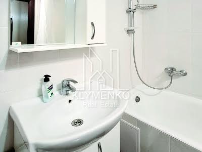 квартира за адресою Регенераторна вул., 4
