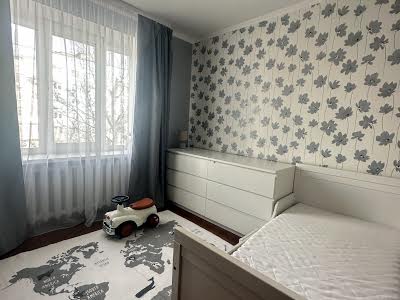 квартира за адресою Тополина вул., 15
