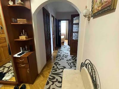 квартира за адресою Кирила Трильовського вул., 28