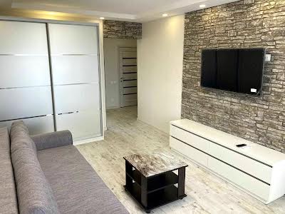 квартира за адресою Бориса Гмирі вул., 8-Б
