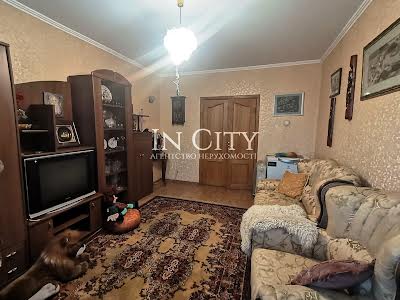 квартира за адресою Каштанова вул., 5