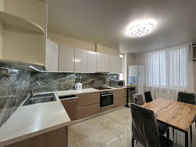 квартира за адресою Регенераторна вул., 4