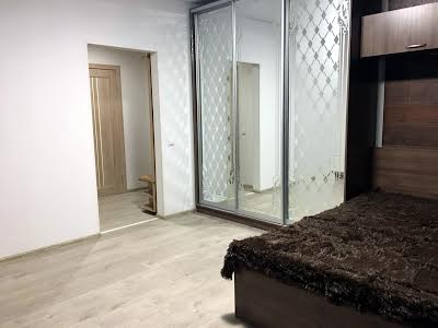 квартира за адресою Михайла Максимовича вул. (Онуфрія Трутенка), 26