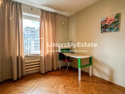 квартира за адресою Анни Ахматової вул., 4