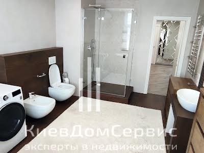 квартира за адресою Анни Ахматової вул., 22