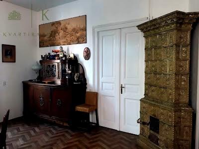 квартира по адресу Коновальця Є., 14
