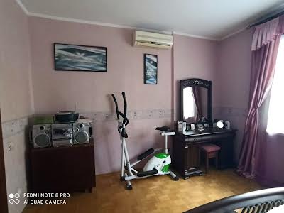 квартира по адресу Драгоманова ул., 31Б