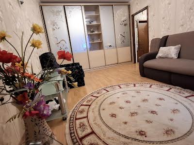 квартира по адресу Быкова Леонида бульв., 8