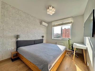 квартира за адресою Любомира Гузара просп. (Космонавта Комарова), 46-Б