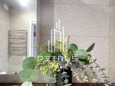 квартира за адресою Софії Русової вул., 3
