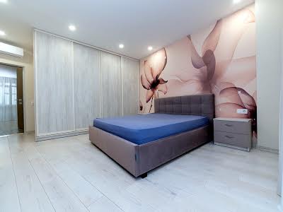 квартира за адресою Федора Ернста вул., 16Б