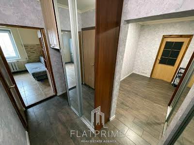 квартира за адресою Драгоманова вул., 12А