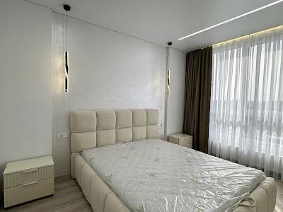 квартира за адресою Євгена Коновальця вул., 37A