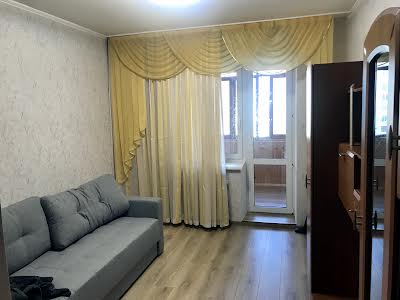 квартира за адресою Ревуцького вул., 5