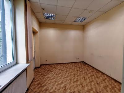 комерційна за адресою Корзо вул., 10