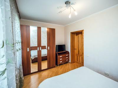квартира по адресу Рожівська, 8
