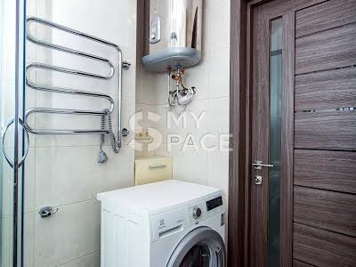 квартира за адресою Петропавлівська вул., 40