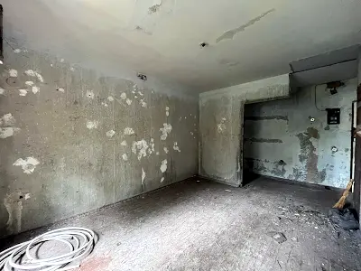 комерційна за адресою Міру, 21